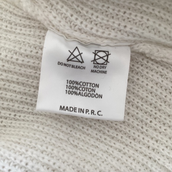 Brandy Melville White Ribbed Crewneck Sweater - Picture 7 of 8
